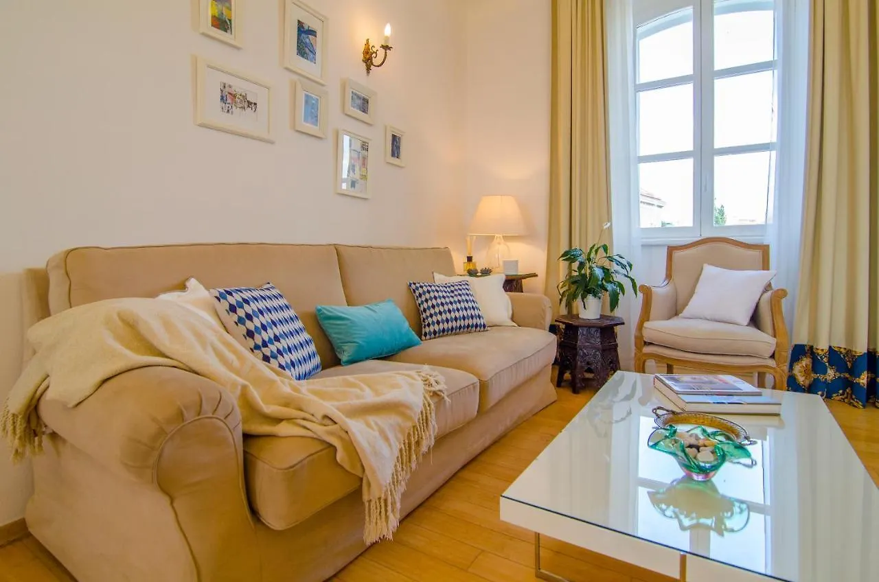 Gardino 1881 Apartment Split