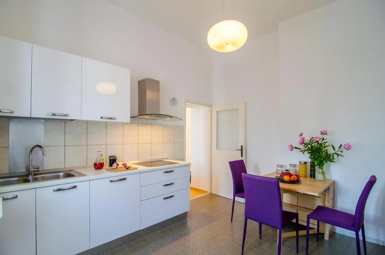 Gardino 1881 Apartment Split